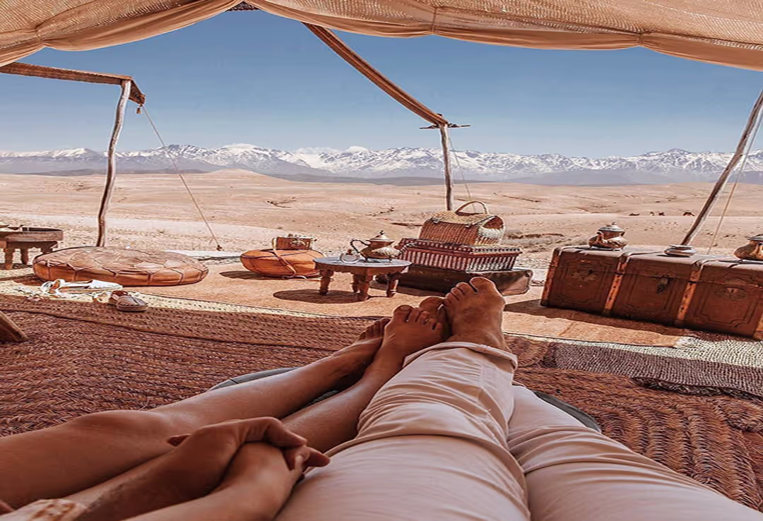 Atardecer mágico y cena en el desierto en Agafay
